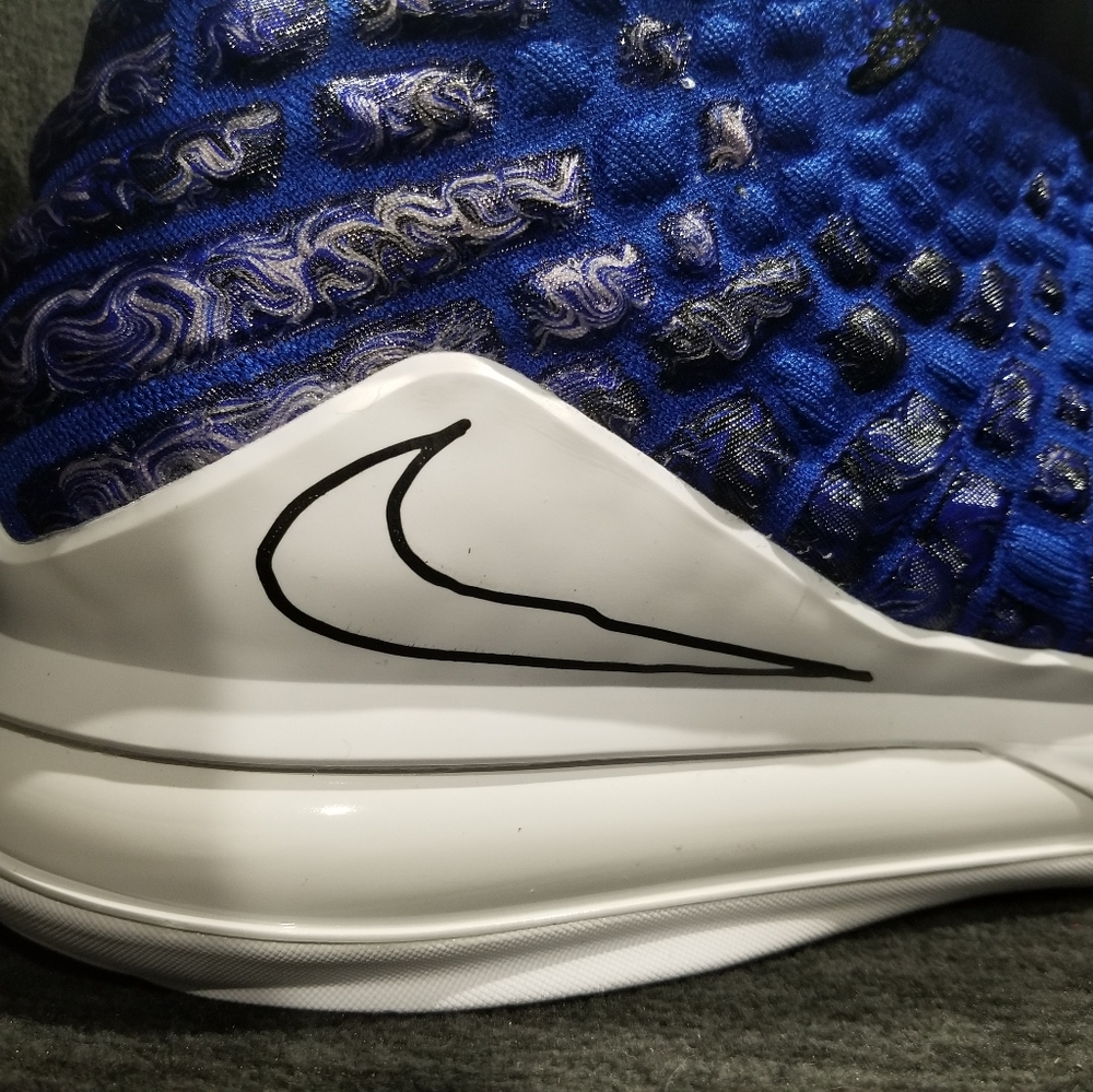 SOLD 🥰 LeBron 17 More Than An Athlete - Picture 7 of 8